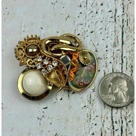 Handmade Jewelry - Hat - Scarf - Handbag - Lapel Brooch - Found Item Brooch - Picture 3 of 3